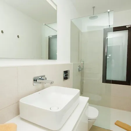 Mendoza - By Az Villa Güime