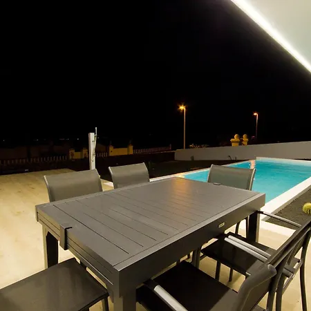 Mendoza - By Az Villa Güime