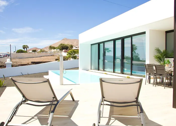 Mendoza - By Az Villa *